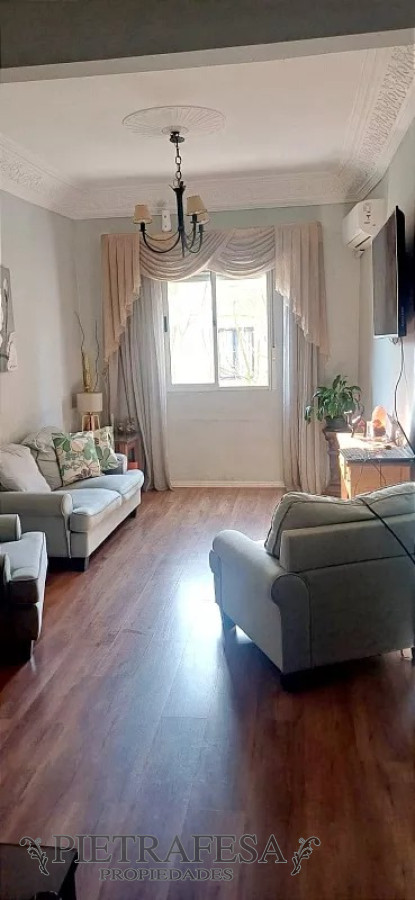 Apartamento ID.10102 - Apto en venta 2 dormitorios, 1 baño-Centro 