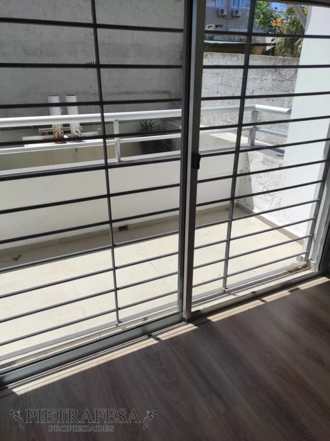 Apartamento ID.8156 - Apartamento en venta con renta, 1 dormitorio, 1 baño y terraza-Av. Gral. Rivera -Malvin, 