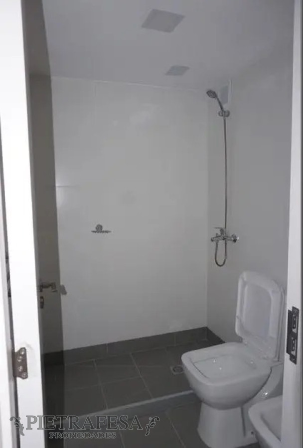 Apartamento ID.10445 - Apto con renta, 2 dormitorios, 1 baño y terraza-Barrio Sur