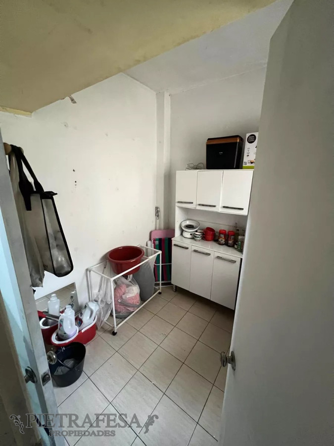 Apartamento ID.12913 - Apto en venta con renta 4 dormitorios, 2 baños-Centro