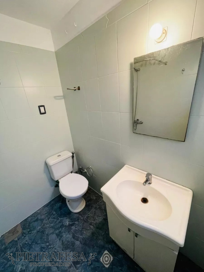 Apartamento ID.8979 - Apto en venta 3 dormitorios, 1 baño y azotea- Reducto