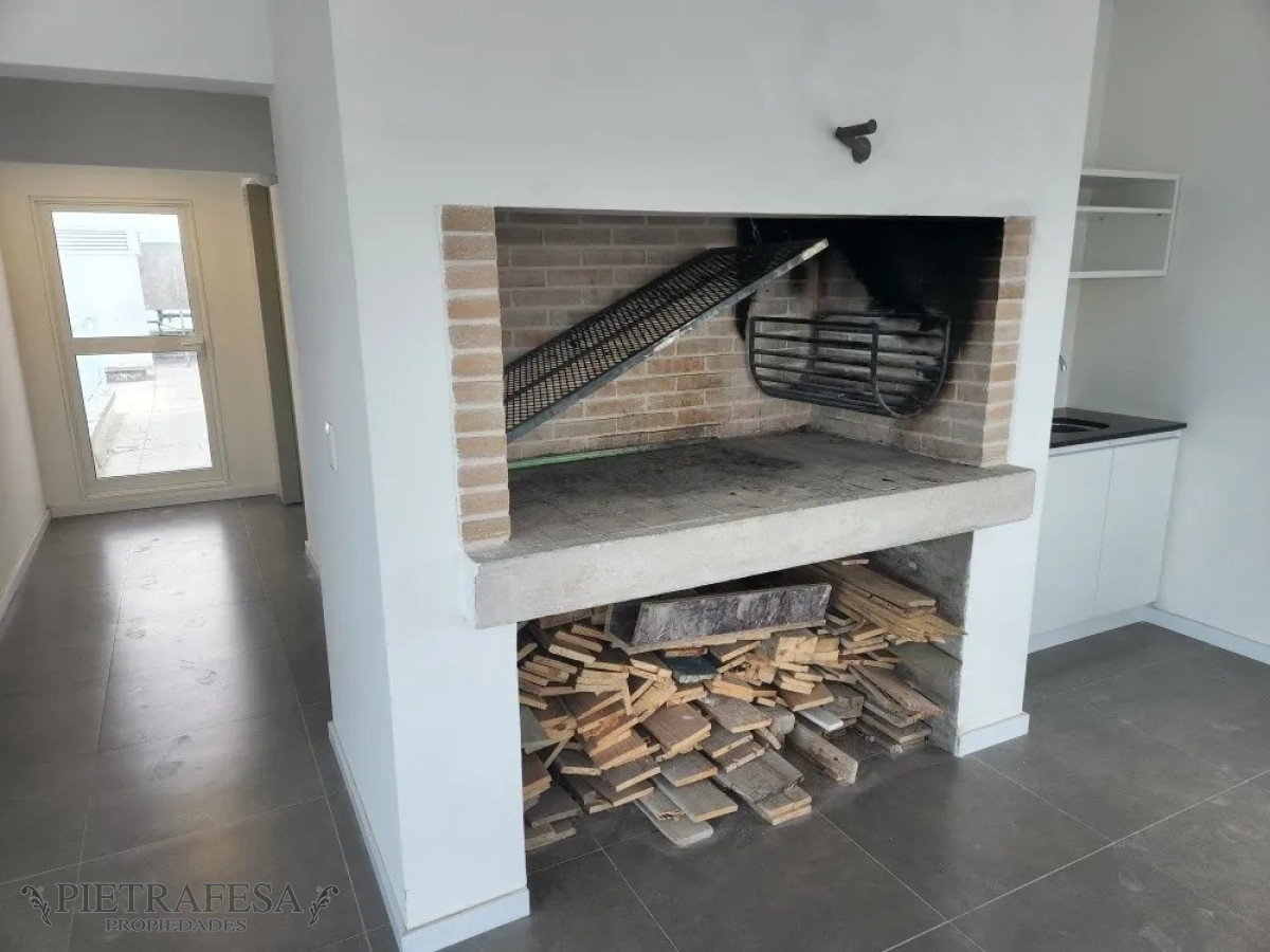 Apartamento ID.5441 - Monoambiente en venta con RENTA , terraza y patio- Av Rivera- Malvin