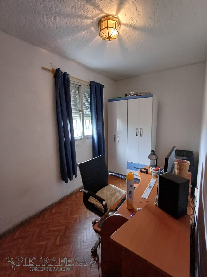 Apartamento ID.6036 - Apartamento tipo dúplex en venta 3 dormitorios, 1 baño y patio con parrillero-Alberto Zum Felde-Malvin Norte 