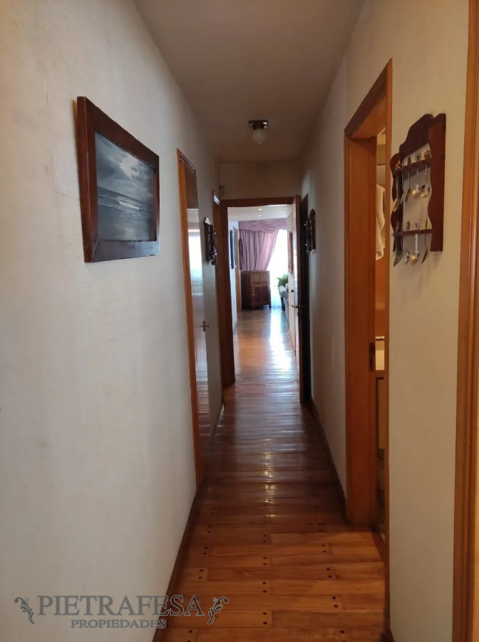 Apartamento ID.5609 - Apartamento amueblado 3 dormitorios, 4 baños, terraza y garaje- Echevarriarza- Pocitos