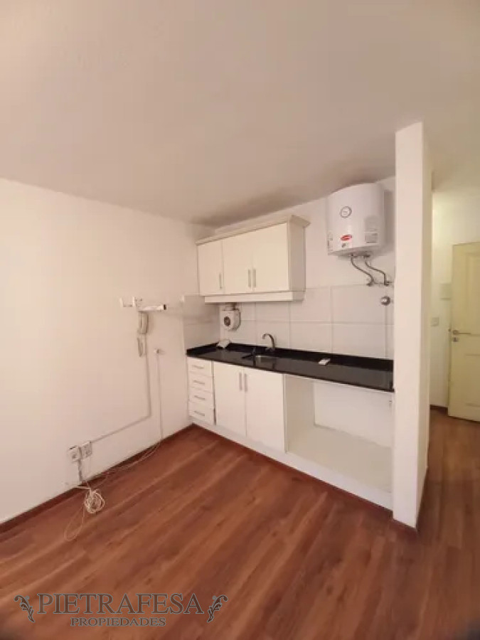 Apartamento ID.13446 - Apartamento en alquiler, monoambiente, 1baño. Centro.