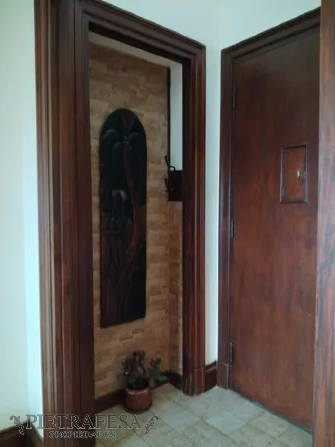 Apartamento ID.9297 - Apartamento en alquiler, 3dorm, 2 baños. Ciudad Vieja.