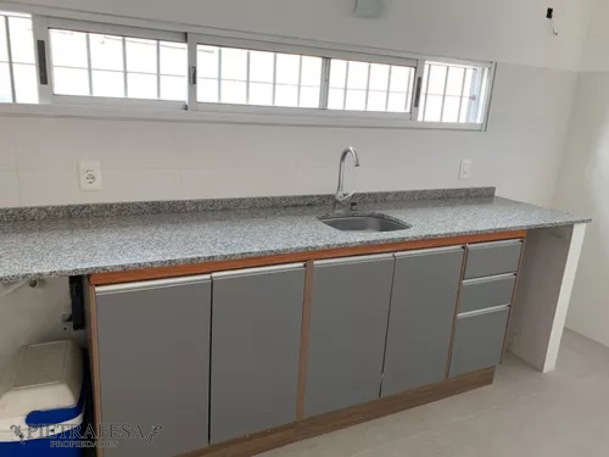 Apartamento ID.11504 - Apartamento en alquiler, 1dorm, 1baño, patio, cochera. Colon.