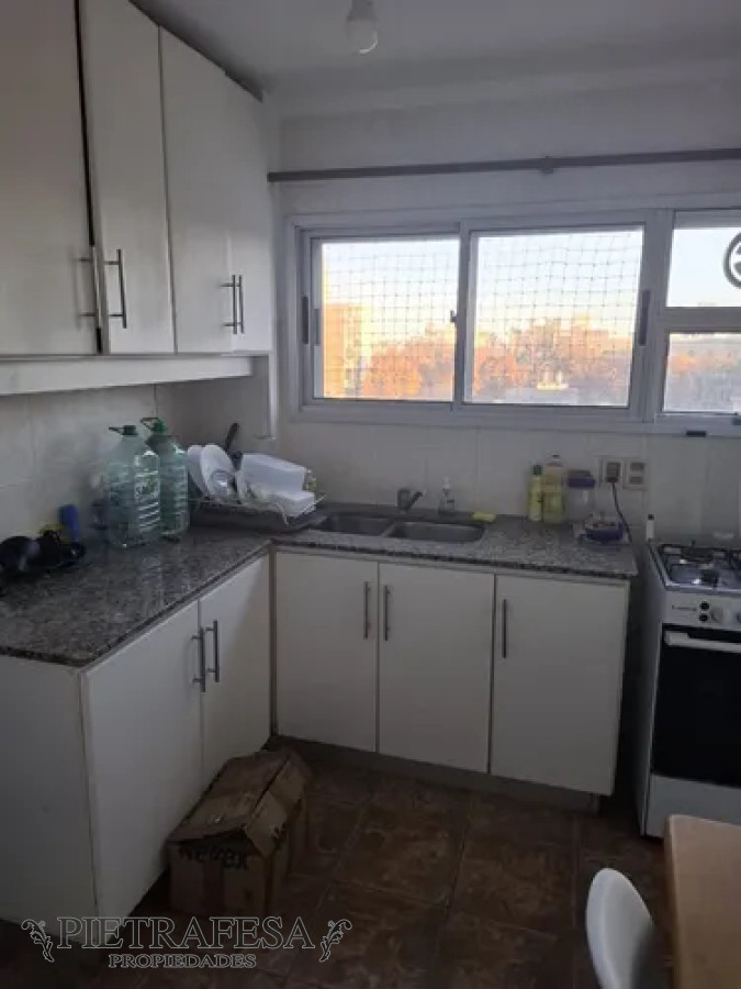 Apartamento ID.13805 - Apartamento en alquiler, 2dormitorios, 1baño, balcón. Cordón.