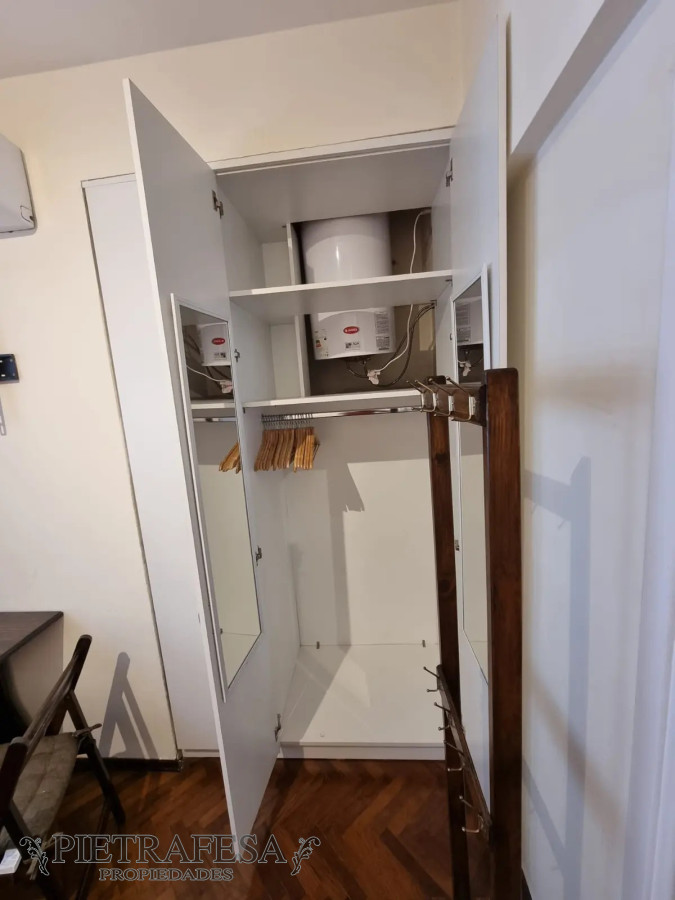 Apartamento ID.8124 - Apartamento en venta 2 dormitorios, 1 baño, terraza y patio-Av. Brasil-Pocitos