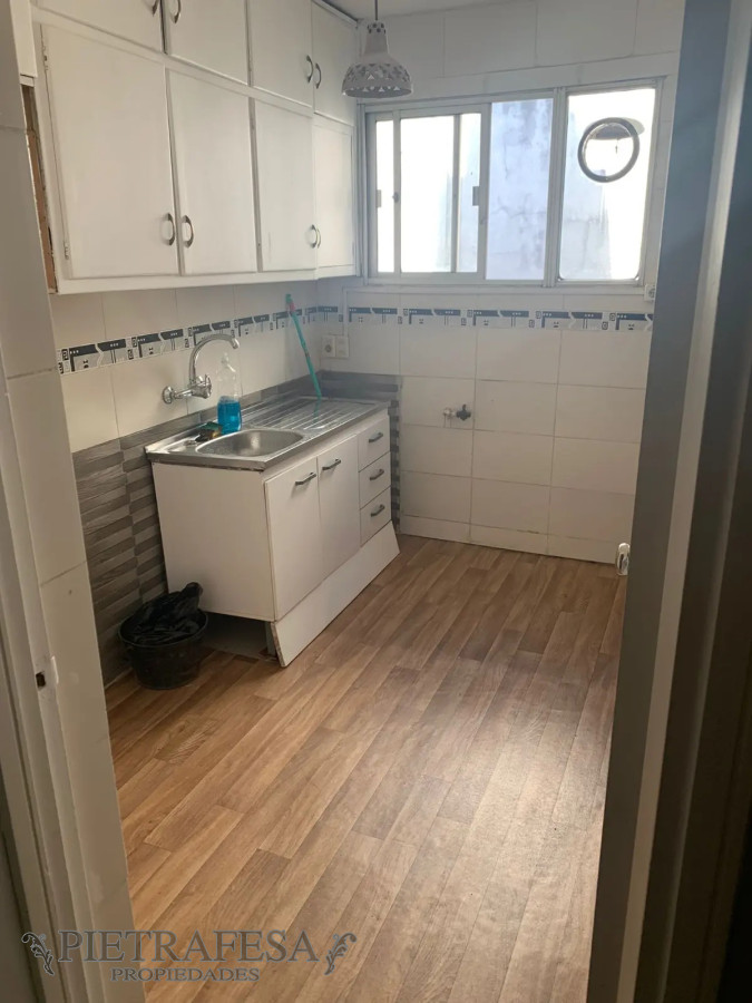 Apartamento ID.7373 - Apartamento en venta con renta  4 dormitorios, 2 baños y patio- Magallanes-Cordón
