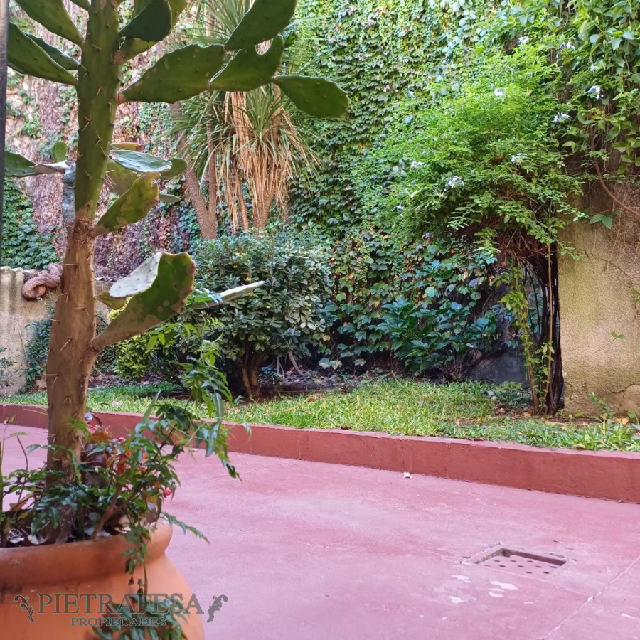 Apartamento ID.9413 - Apto en venta 2 dormitorios, 1 baño, patio-Barrio Sur