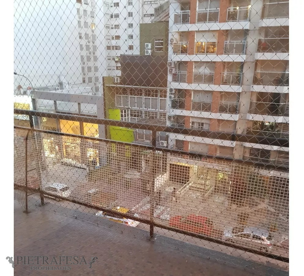 Apartamento ID.5827 - Apartamento con renta en venta 3 dormitorios, 2 baños, garaje y terraza-21 De Setiembre-Punta Carretas