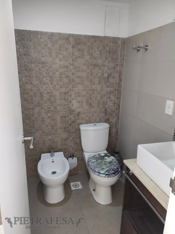 Apartamento ID.8156 - Apartamento en venta con renta, 1 dormitorio, 1 baño y terraza-Av. Gral. Rivera -Malvin, 