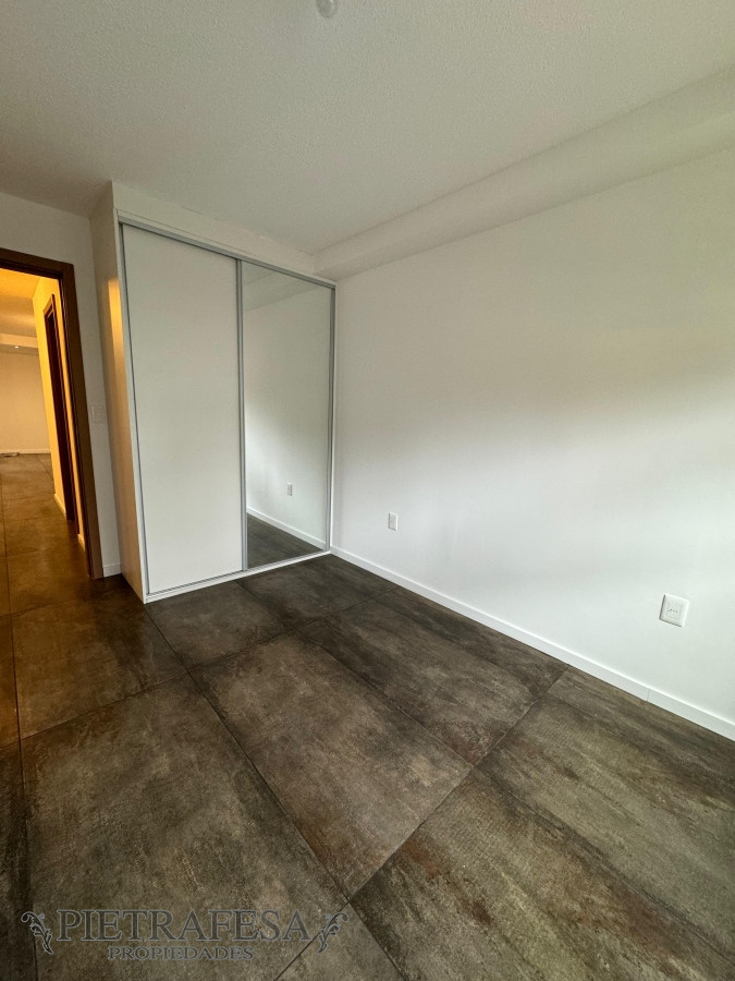 Apartamento ID.10511 - Apartamento en venta, 2 dorm, 1 baño, patio. Prado.