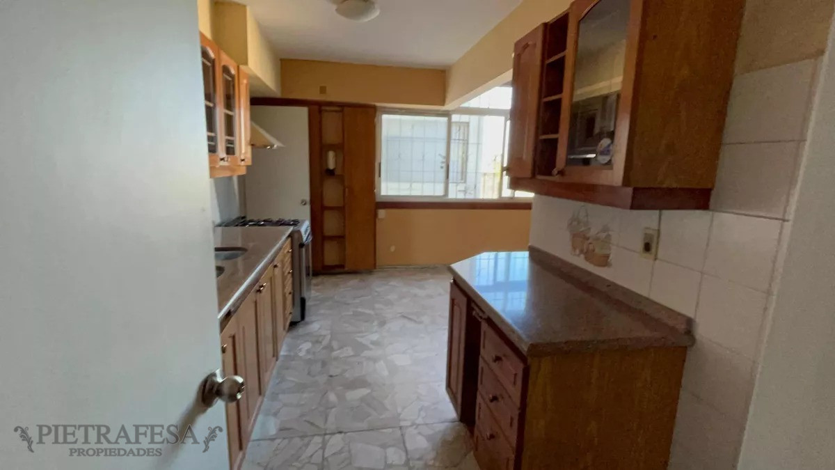 Apartamento ID.8631 - Apto en venta, 3 dormitorios, 2 baños- Yaguarón -Centro