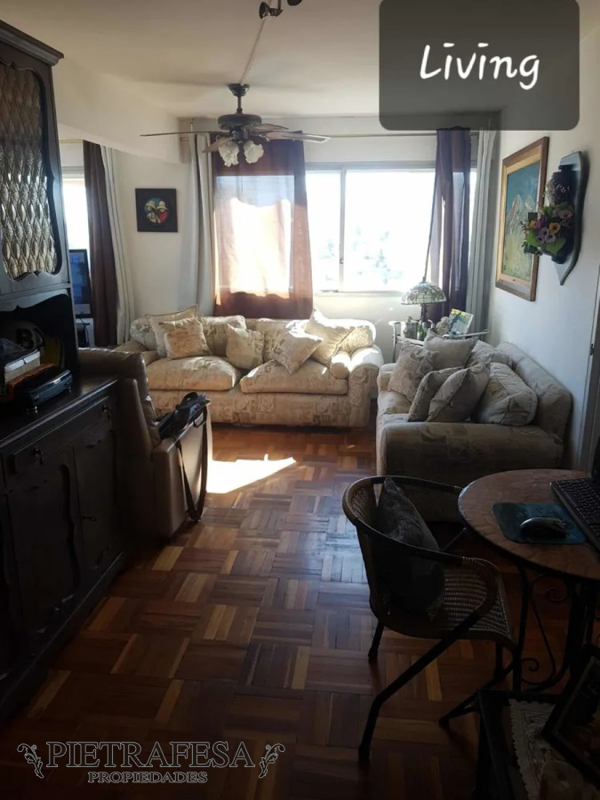 Apartamento ID.2430 - Apartamento en venta con renta 3 dormitorios 2 baños, terraza y garaje-18 de Diciembre-Mavin