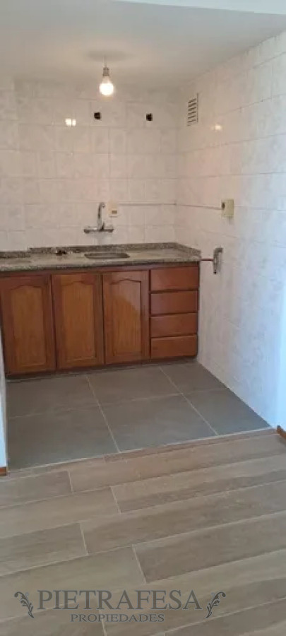 Apartamento ID.13830 - Hermoso apartamento en Punta Carretas, monoambiente, 1 baño, balcón.