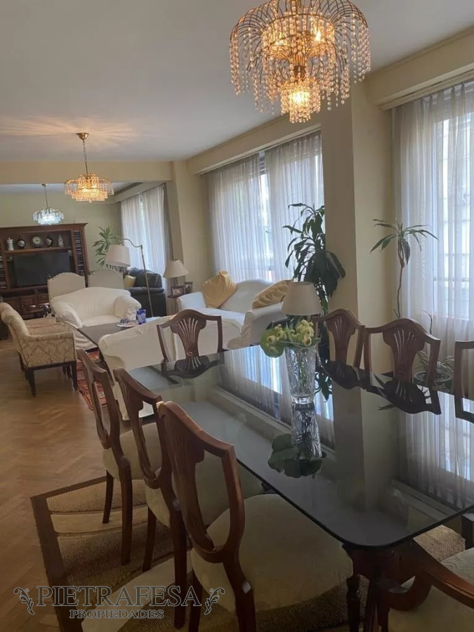 Apartamento ID.6052 - Apartamento en venta 4 dormitorios, 3 baños y patio- Zelmar Michelini -Centro