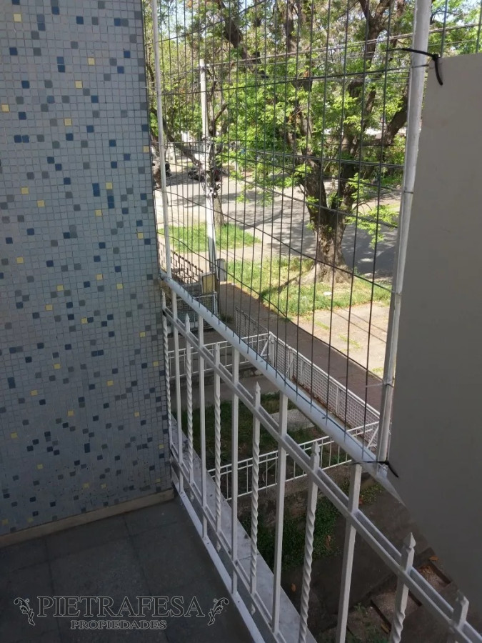 Apartamento ID.8877 - Apto con renta en venta 2 dormitorios y balcón-Hipólito Mordellie