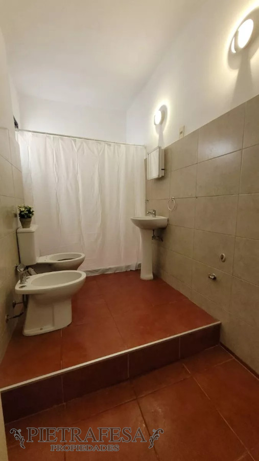 Apartamento ID.11908 - Apto con renta 2 dormitorios, 1 baño- Cordón 