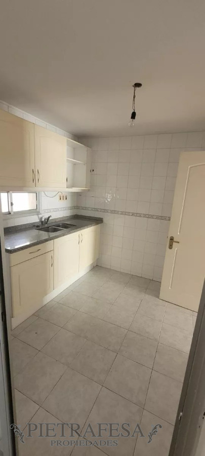 Apartamento ID.11048 - Apto en venta 2 dormitorios, 1 baño, gje- Tres Cruces
