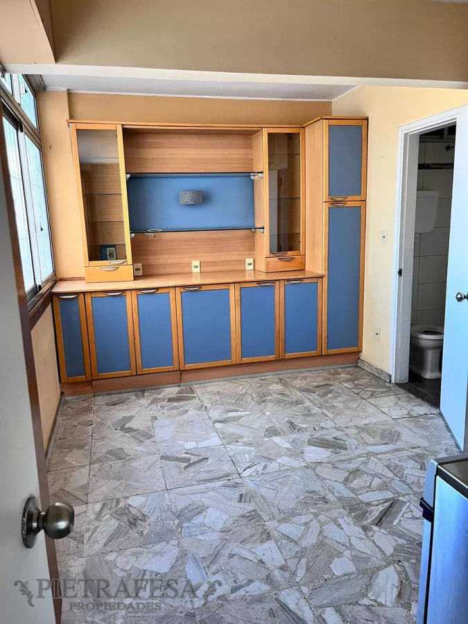Apartamento ID.8631 - Apto en venta, 3 dormitorios, 2 baños- Yaguarón -Centro