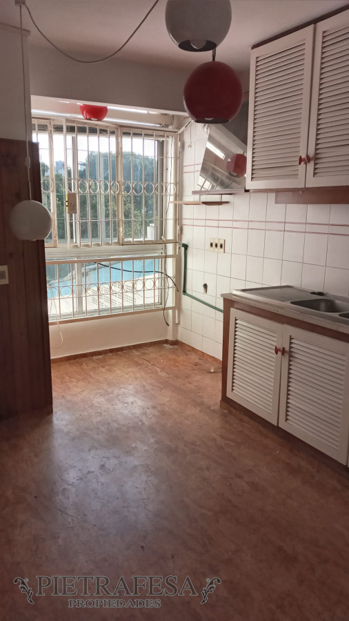 Apartamento ID.6739 - Apartamento en venta 3 dormitorios, 1 baño-  Bulevar 26 De Marzo- Pocitos