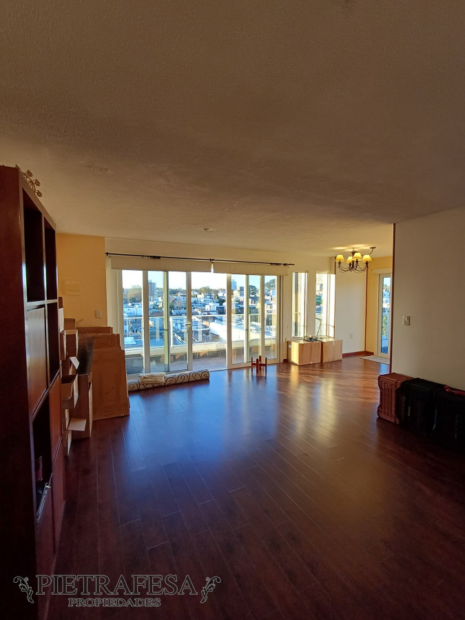 Apartamento ID.7788 - Apartamento en venta 3 dormitorios, 2 baños, terraza y garaje-Av. Ramón Anador- Buceo