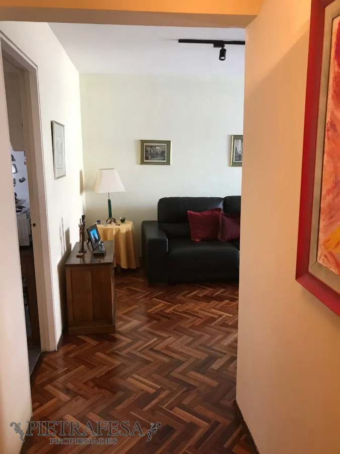 Apartamento ID.4514 - Apartamento en venta, 4 dormitorios, 2 baños, terraza-lavadero, -Colonia-Centro
