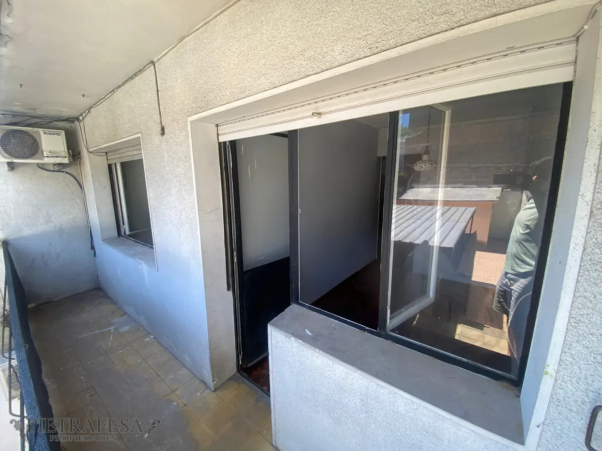 Apartamento ID.7373 - Apartamento en venta con renta  4 dormitorios, 2 baños y patio- Magallanes-Cordón