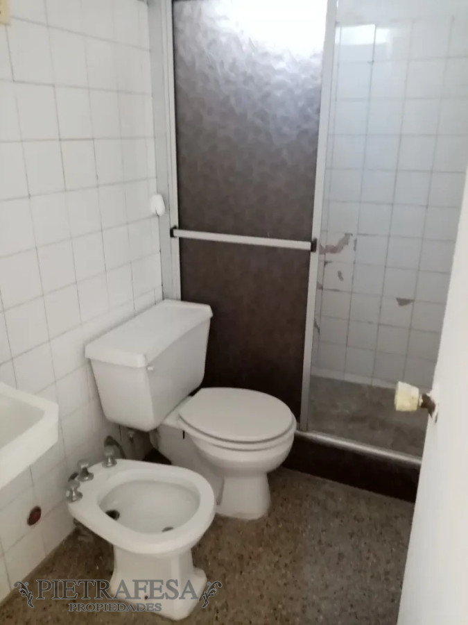 Apartamento ID.1966 - Apartamento en venta con renta Euskal Erria 70, 2 dormitorios 1 baño-Malvin Norte