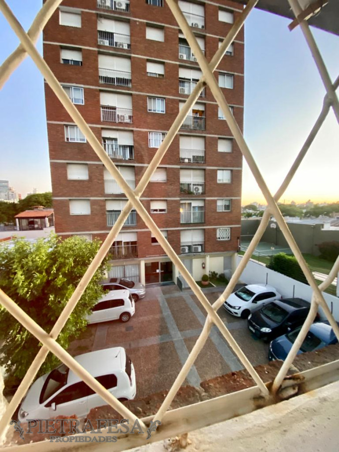 Apartamento ID.5292 - Apartamento en venta 3 dormitorios, 1 baño y garaje- Liber Arce- Buceo