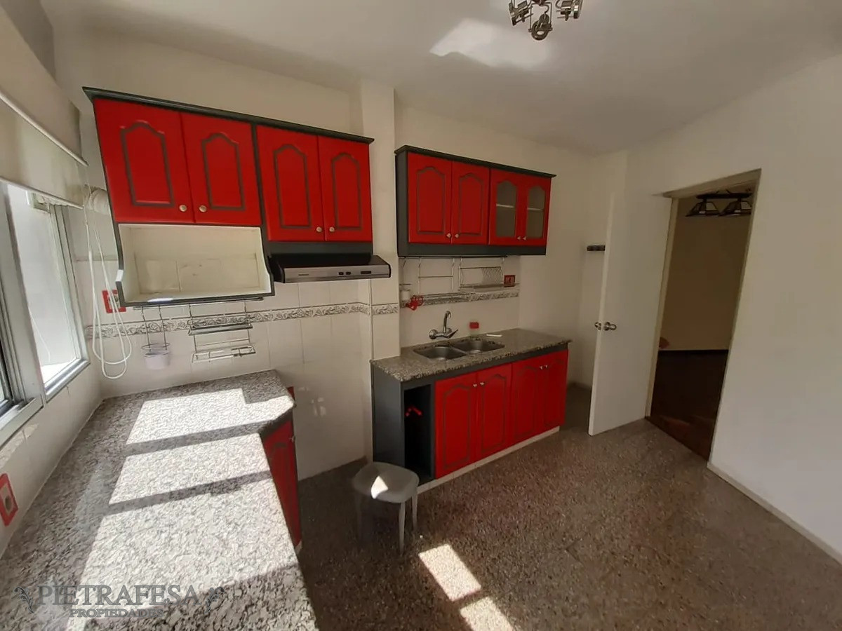 Apartamento ID.13623 - Apto en venta con renta 2 dormitorios, 1 baño-Buceo