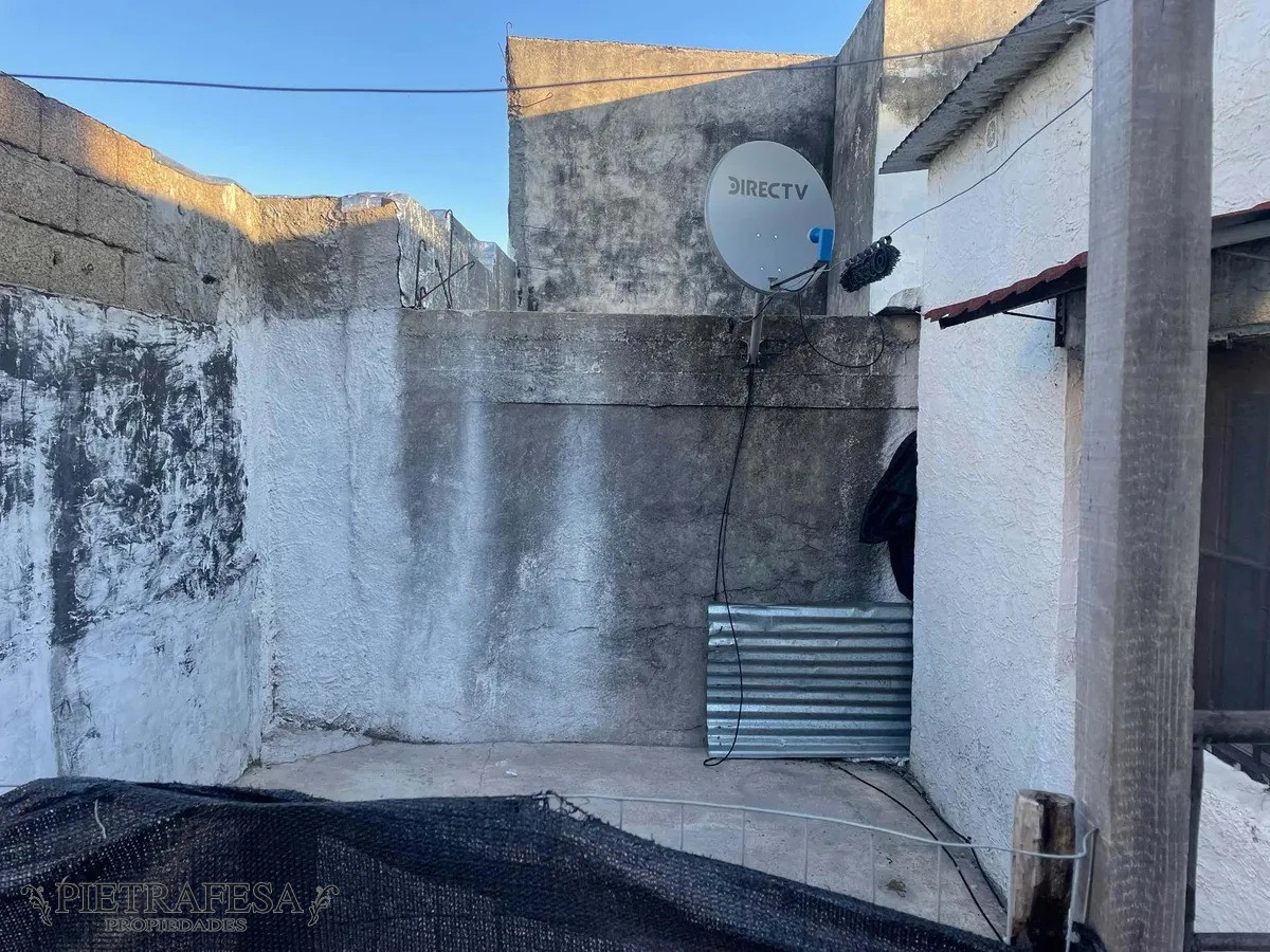 Apartamento ID.5170 - Apartamento con renta 2 dormitorios, 1 baño y patio- Juan Francisco Martínez -Villa Española