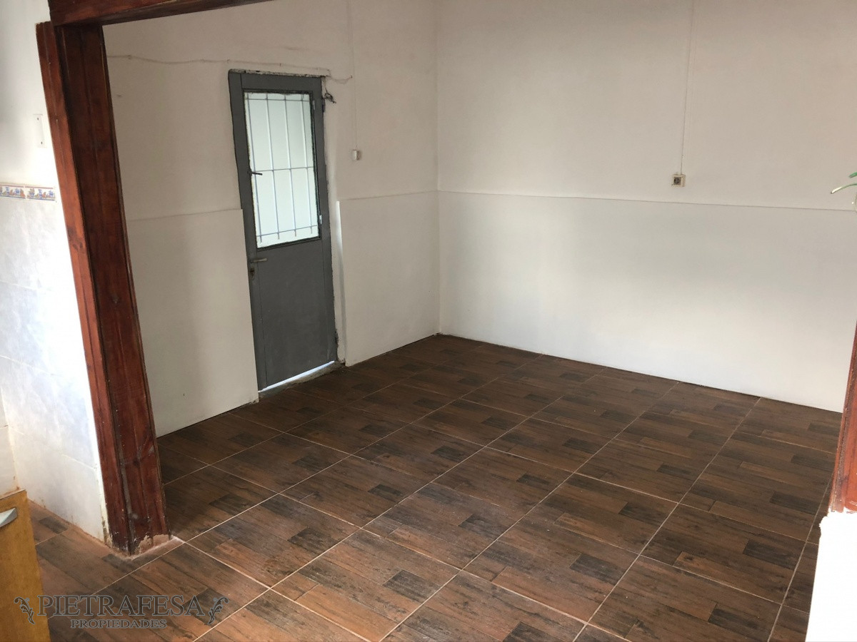 Apartamento ID.5620 - Venta de 2 aptos con renta, 2 dormitorios, 1 baño y patio- Juan Francisco Martínez -Villa Española