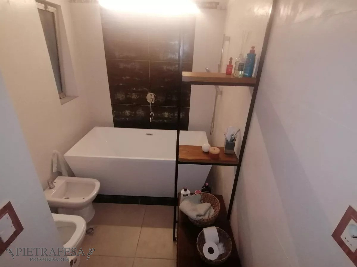 Apartamento ID.6325 - Apartamento en venta 2 dormitorios, 2 baños, patio y barbacoa, Maldonado, Palermo. 