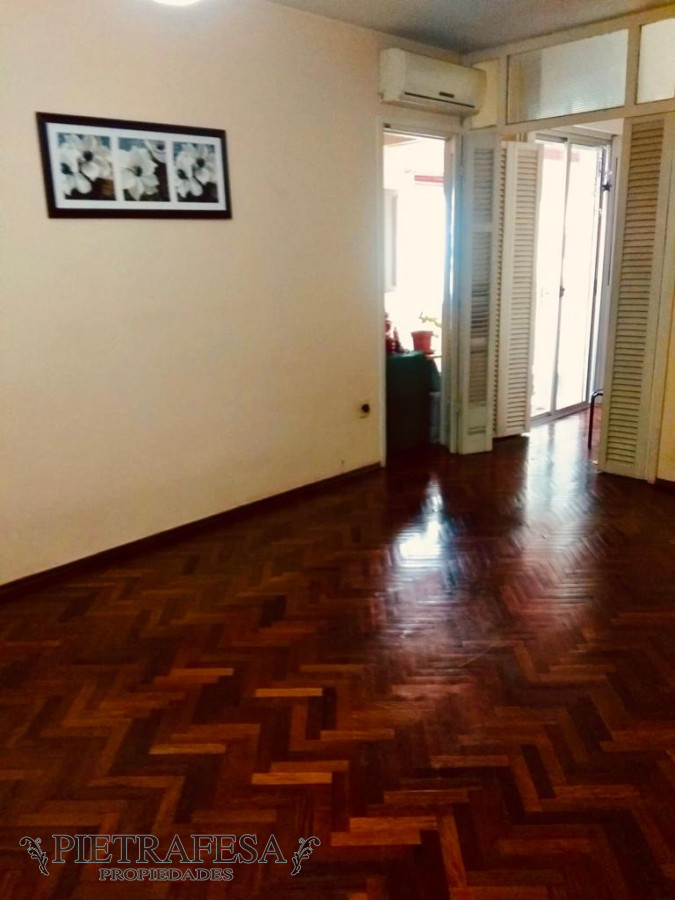 Apartamento ID.703 - Apto en venta 2 dormitorios 1 baño con garaje- Larrobla - Bella Vista 