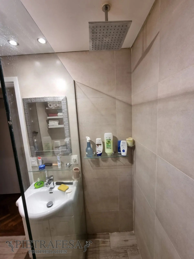 Apartamento ID.8124 - Apartamento en venta 2 dormitorios, 1 baño, terraza y patio-Av. Brasil-Pocitos