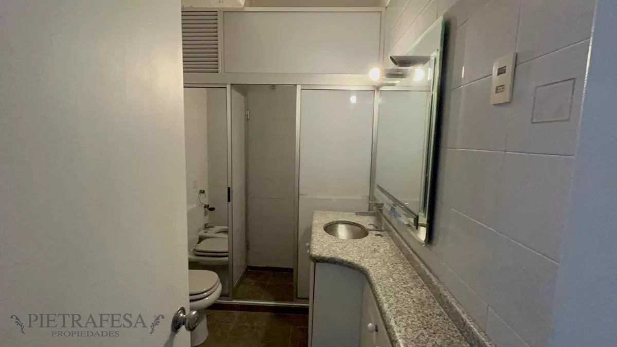 Apartamento ID.8631 - Apto en venta, 3 dormitorios, 2 baños- Yaguarón -Centro