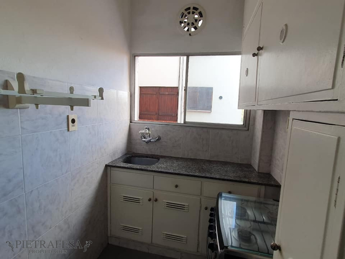 Apartamento ID.6517 - Apartamento en venta 2 dormitorios, 1 baño, terraza y garaje-Av. Ricaldoni- Parque Batlle