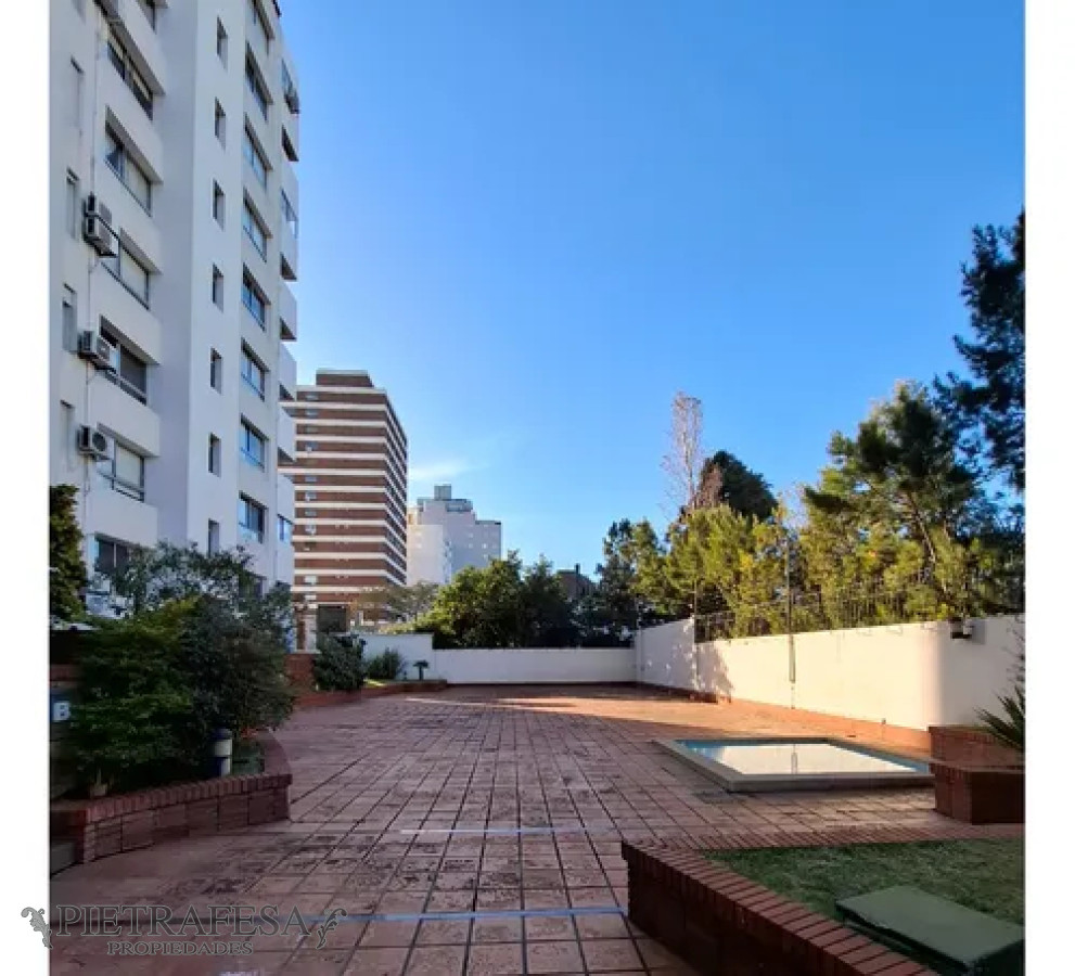 Apartamento ID.13822 - Apartamento en alquiler, 1 dormitorio, 1 baño, balcón, garaje. Punta Carretas