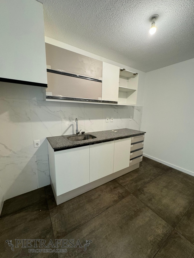 Apartamento ID.10511 - Apartamento en venta, 2 dorm, 1 baño, patio. Prado.