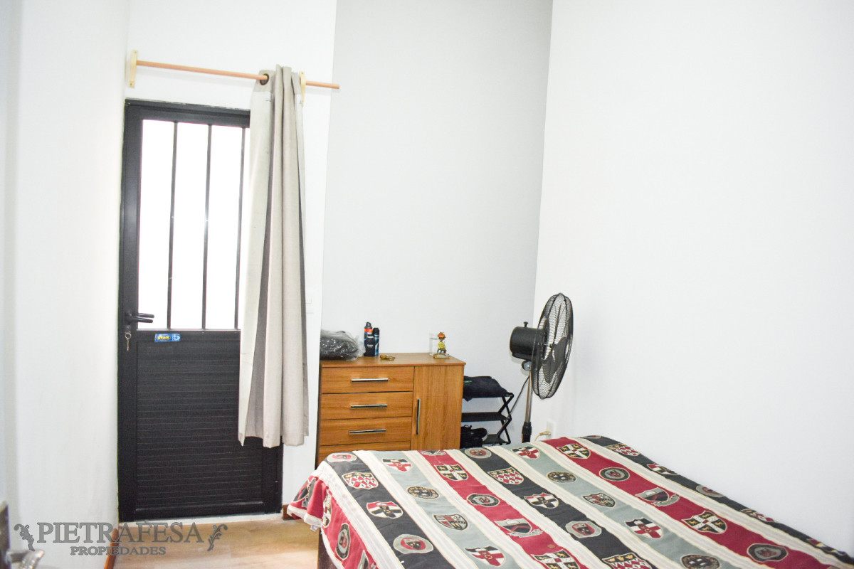 Apartamento ID.13719 - Dúplex en venta con renta, 2 dorm, 1 baño, terraza-Tres Cruces 