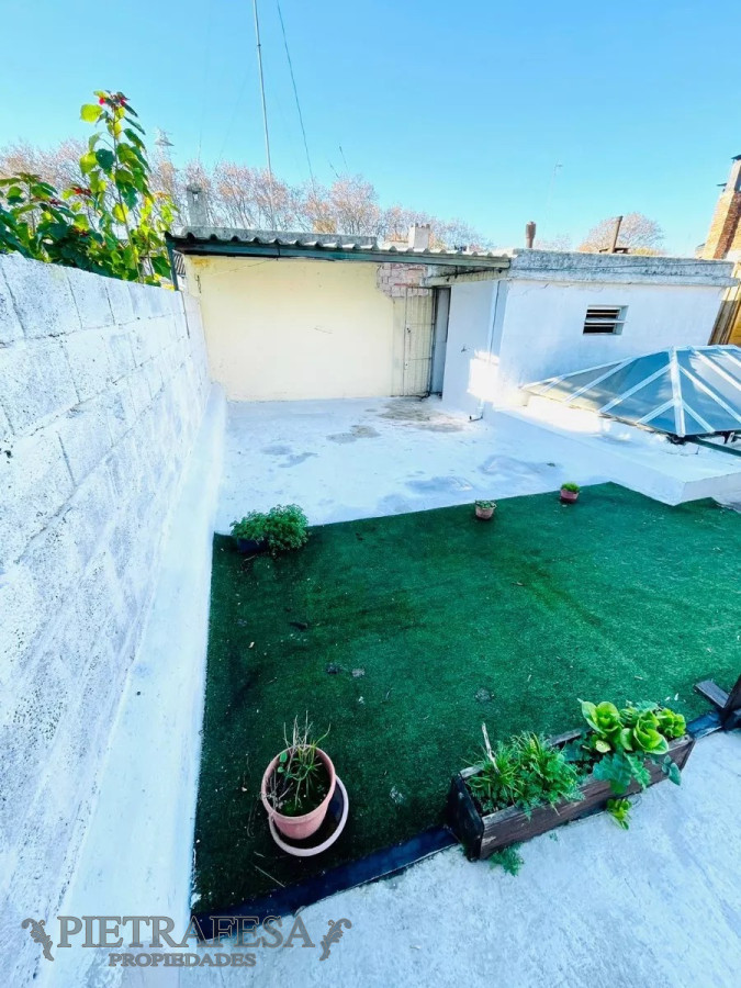 Apartamento ID.8979 - Apto en venta 3 dormitorios, 1 baño y azotea- Reducto