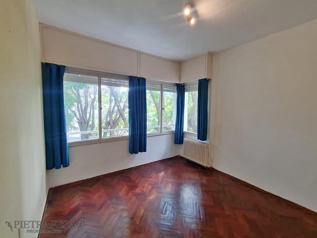 Apartamento ID.6517 - Apartamento en venta 2 dormitorios, 1 baño, terraza y garaje-Av. Ricaldoni- Parque Batlle