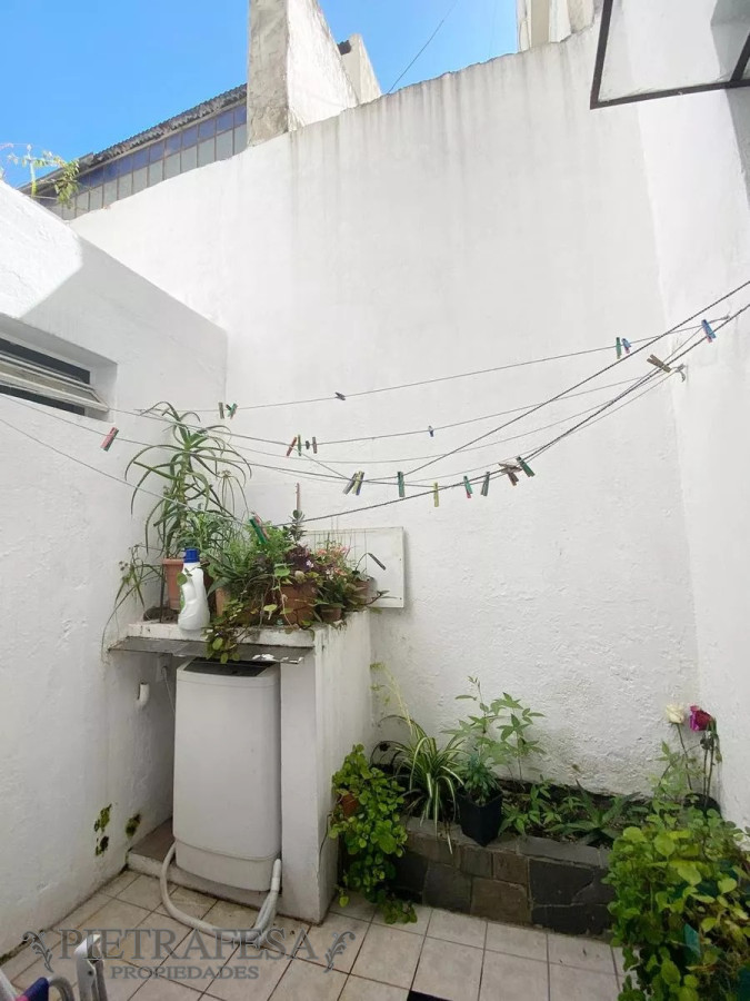 Apartamento ID.12879 - Apto en venta con renta 2 dorm, 1 baño-Aguada