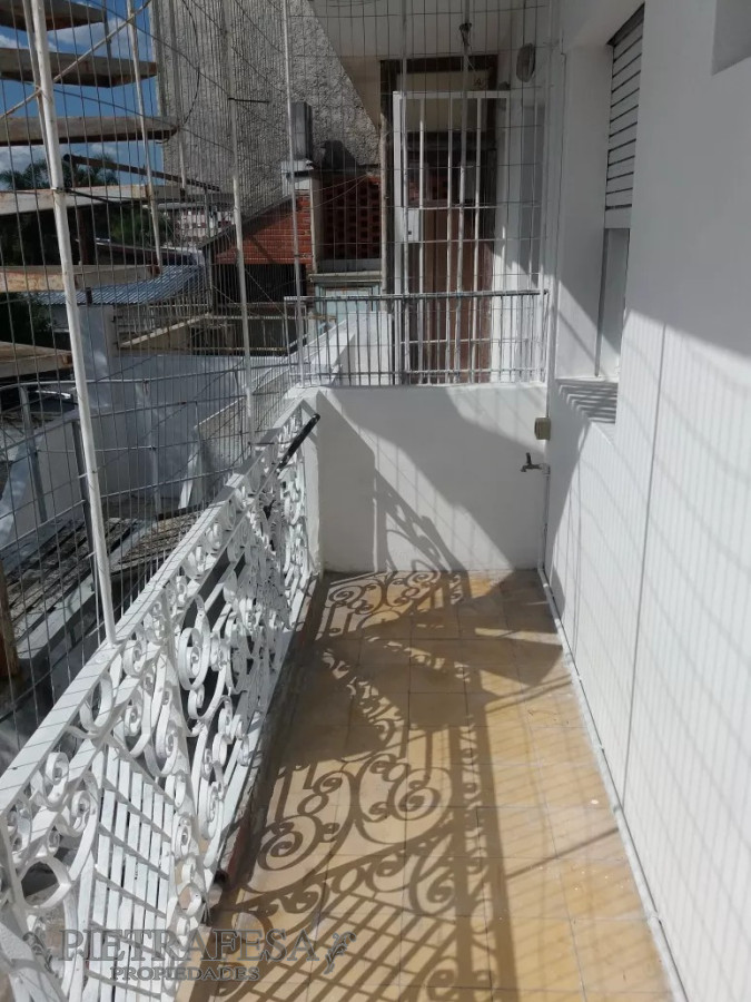 Apartamento ID.8877 - Apto con renta en venta 2 dormitorios y balcón-Hipólito Mordellie