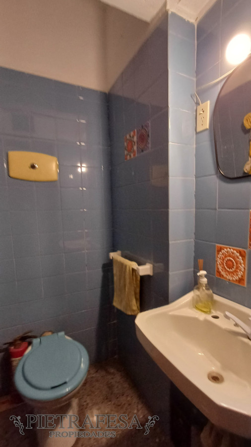 Apartamento ID.10843 - Oficina en alquiler, 2 baños. Cordón. 