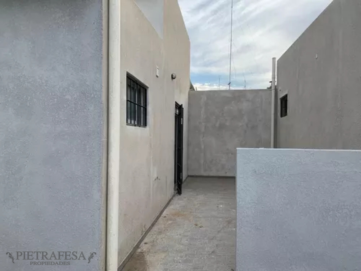 Apartamento ID.11504 - Apartamento en alquiler, 1dorm, 1baño, patio, cochera. Colon.