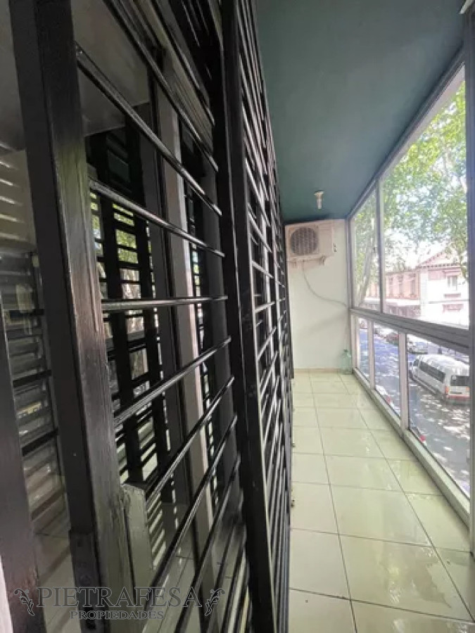 Apartamento ID.12370 - Apartamento en alquiler, 1dormitorio, 1baño, balcón, garaje. Aguada.